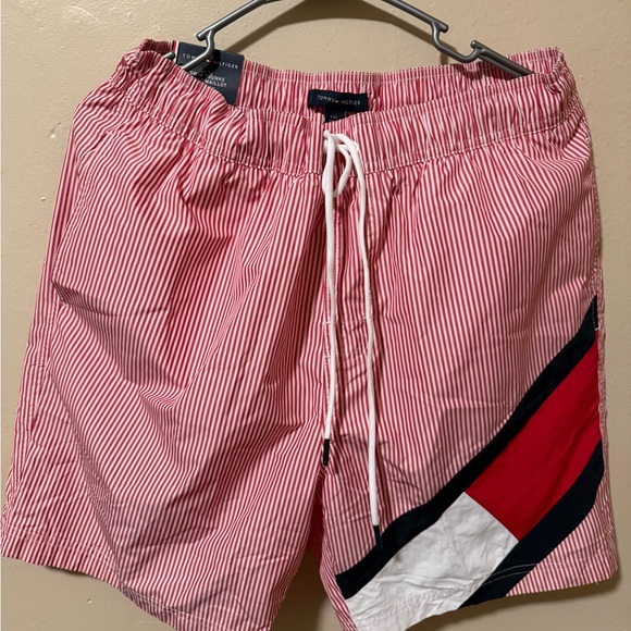 NWT Tommy Hilfiger Red and White Striped Shorts - Picture 1 of 8